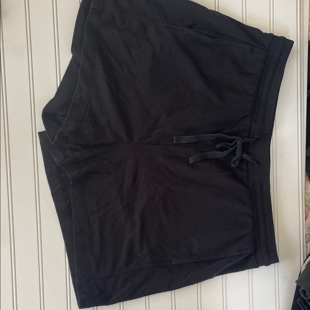 Lou & Grey Black Women's Drawstring Shorts